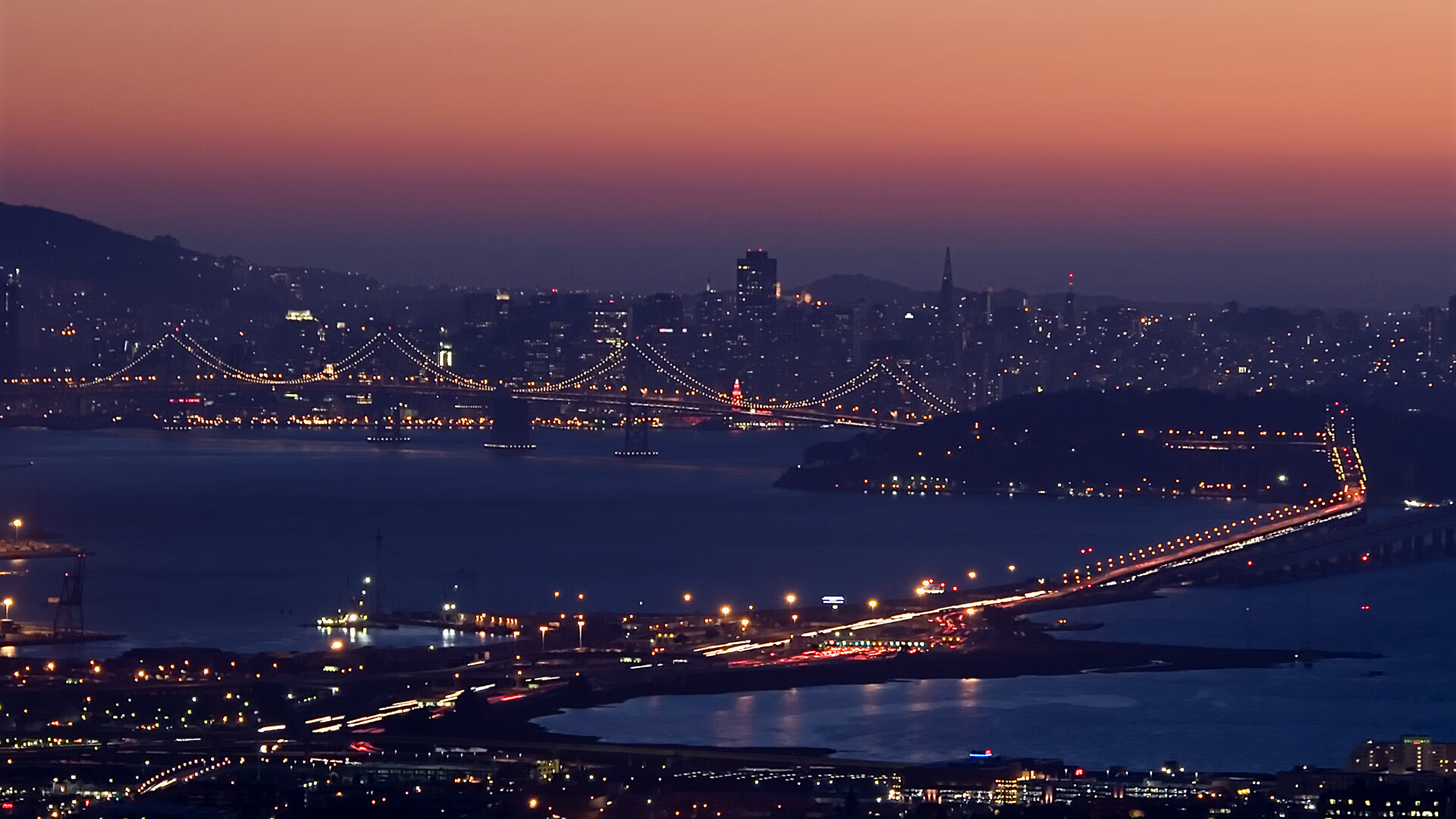 赛道将军，F1年度争冠之夜，爱德华兹如何彻底打爆三重防线